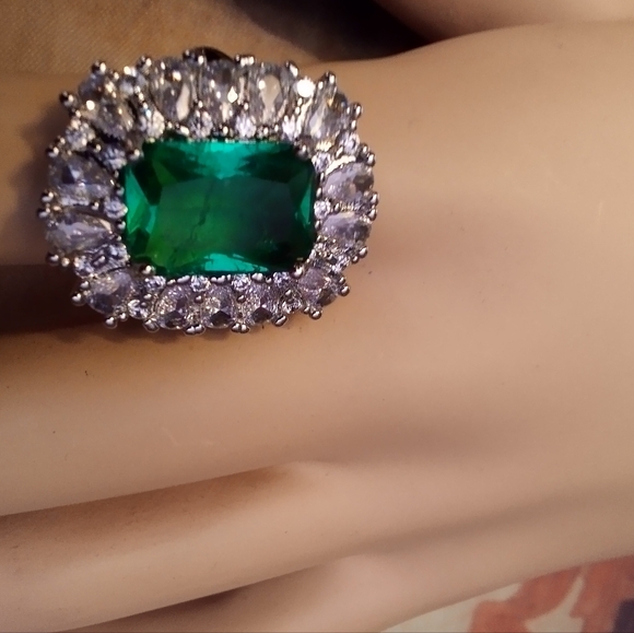 Four ring bundle - Picture 1 of 9